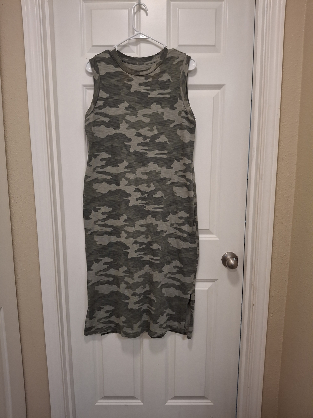 Universal Thread Olive Green Camo Midi Dress